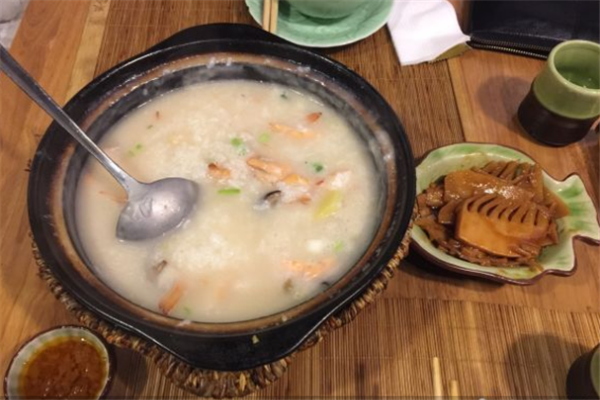 米鱼记古法粥铺加盟