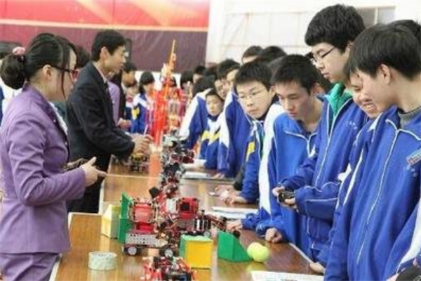 小盖茨机器人加盟
