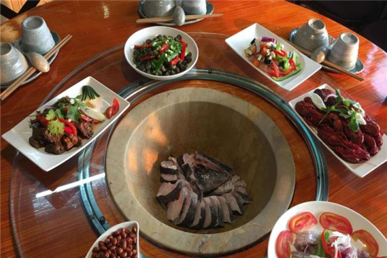 云南石锅鱼加盟