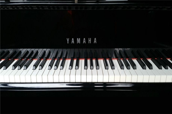 雅马哈钢琴