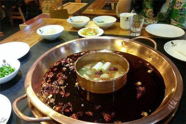 闻鼎香火锅加盟