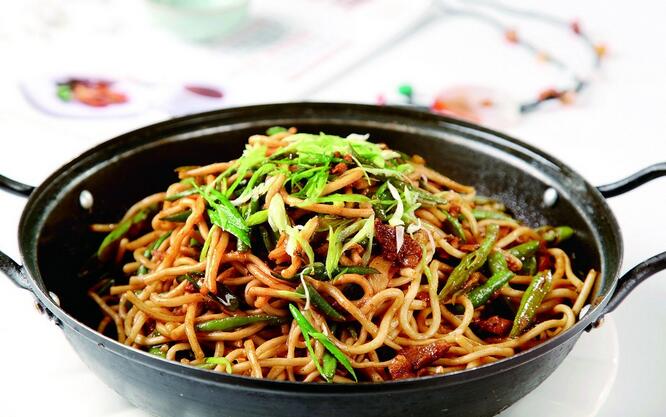 刘一锅铁锅焖面