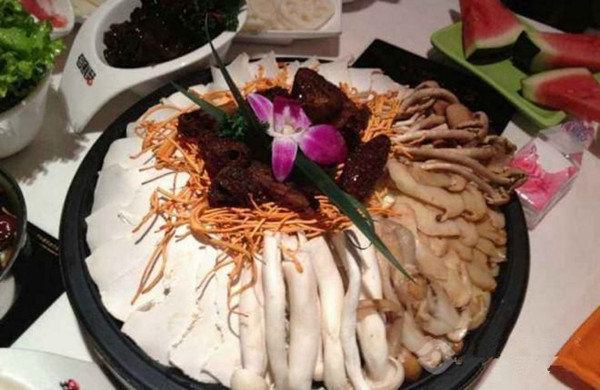 何鲜菇火锅