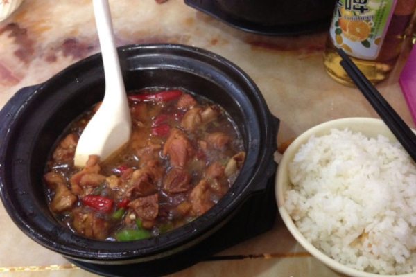 荣福居黄焖鸡米饭 荣福居黄焖鸡米饭