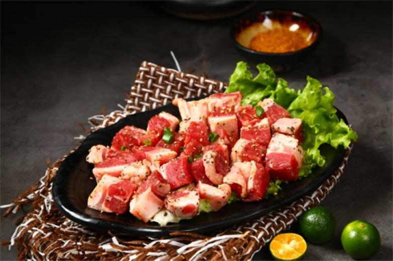 极匠泥炉烤肉加盟