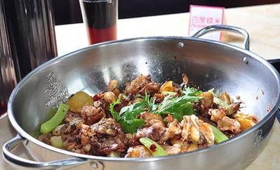 蛙蛙叫干锅加盟