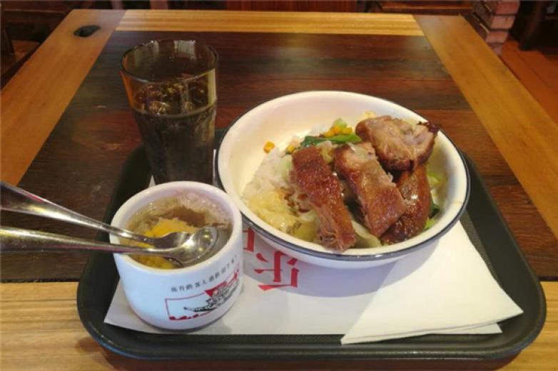 猪角闽南猪脚饭加盟