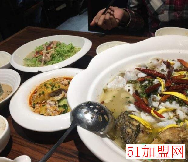 三傻老坛酸菜鱼加盟