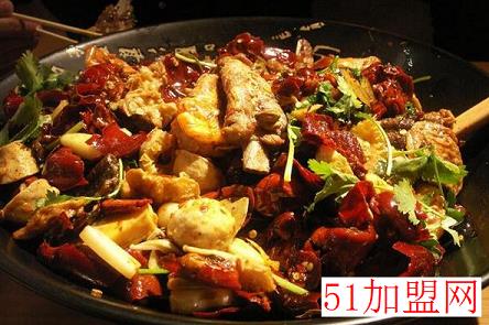 俏滋味麻辣香锅加盟