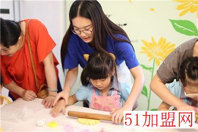极正万象教育加盟