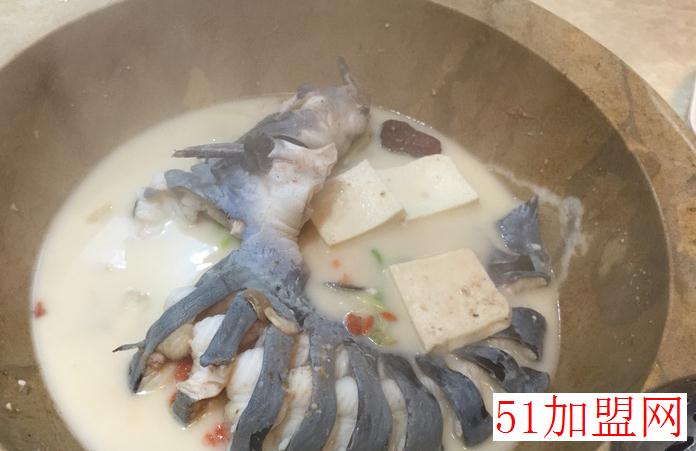 巴人寨蒸汽石锅鱼加盟