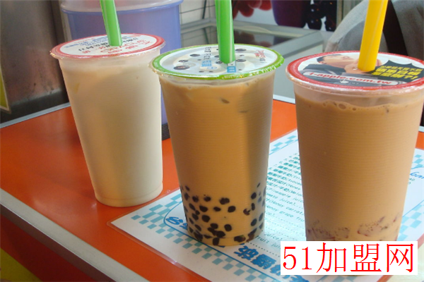 阿呆少爷饮品加盟