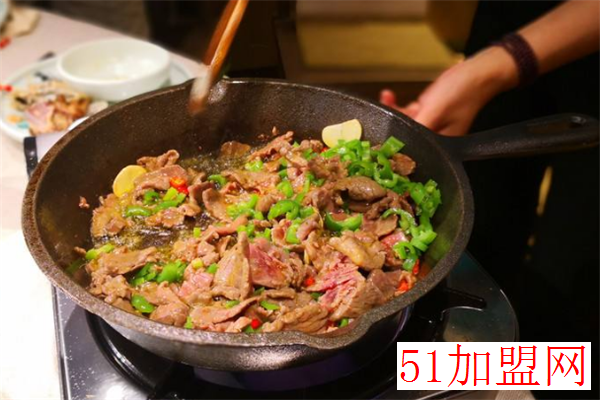 佬麻雀湘菜加盟