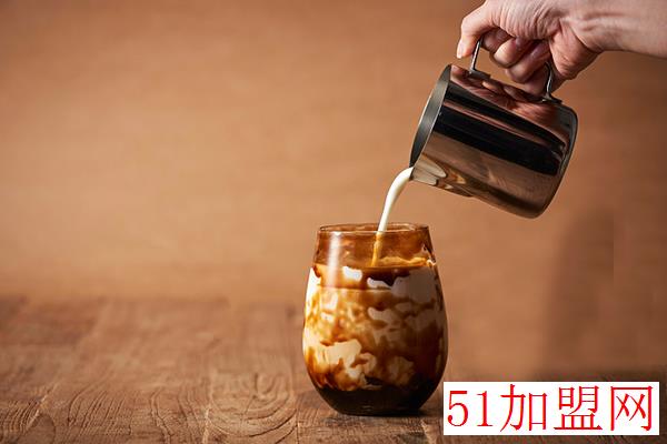 望左泡泡撞茶加盟