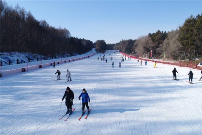 净月潭滑雪加盟