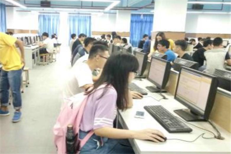 心驿站教育加盟