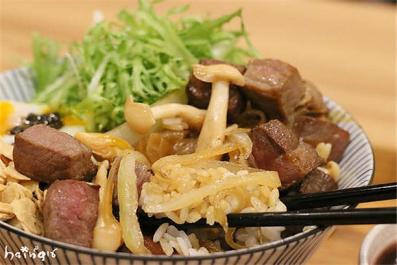 熊吞大碗丼日式烧肉饭加盟