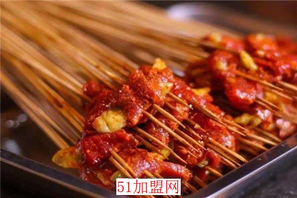 老树下串串香火锅加盟