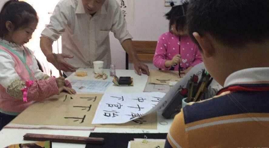 张梁书法加盟
