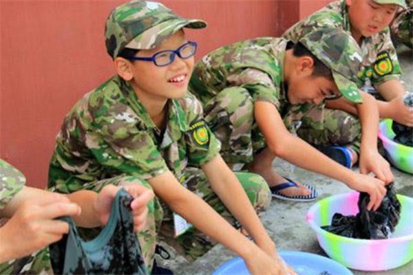 金色湖畔冬夏令营加盟