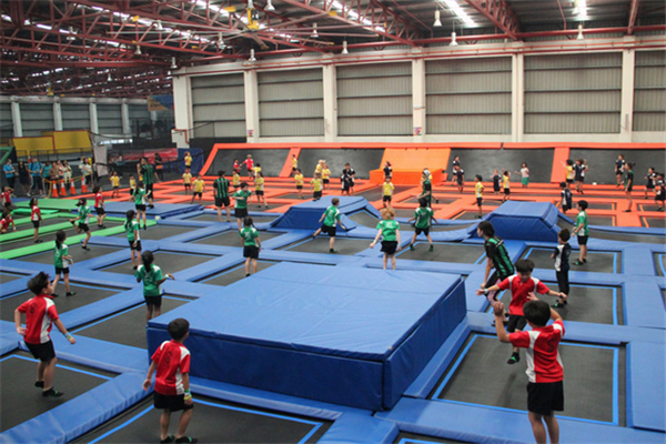 嗨跳蹦床公园蹦床开放区