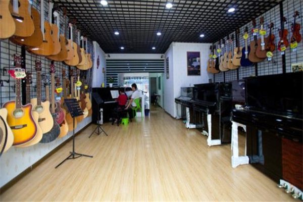 艺星琴行店面