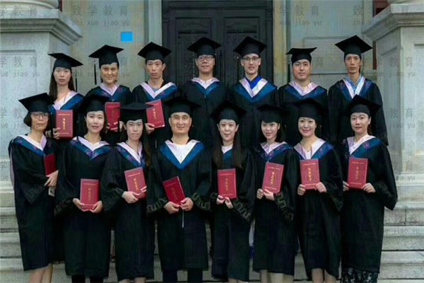 致学澳美留学毕业留影