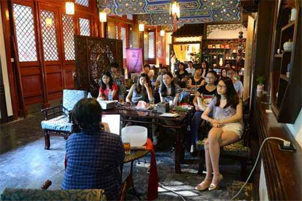 慧时光女子学堂修身会所凳子