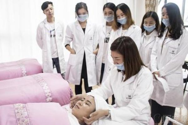 Lj国际纹绣培训学院指导