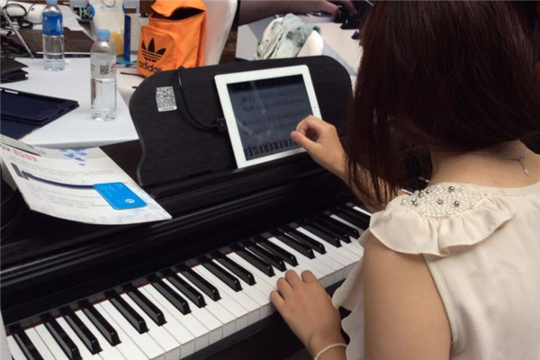 乐泱艺术钢琴馆练习