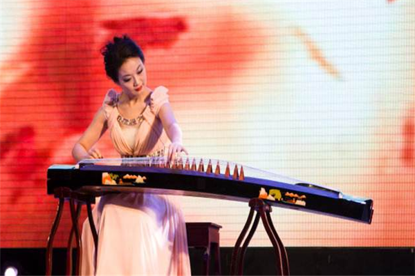 陈晨古筝新筝表演
