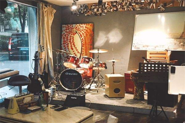 IN studio小屋音乐室内