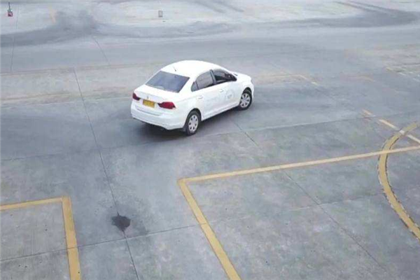 Honey学车地上