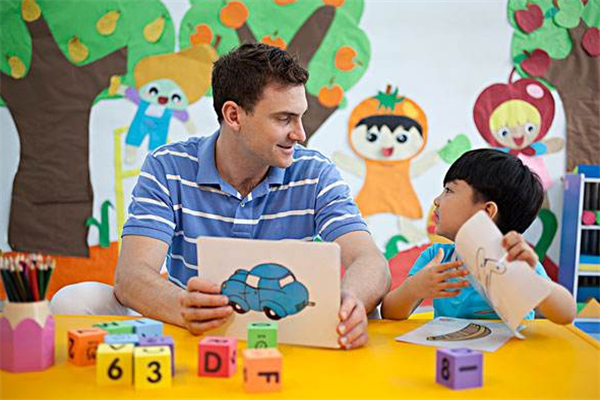 EASYKEY易可言外教笑容