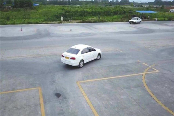 通顺驾校训练