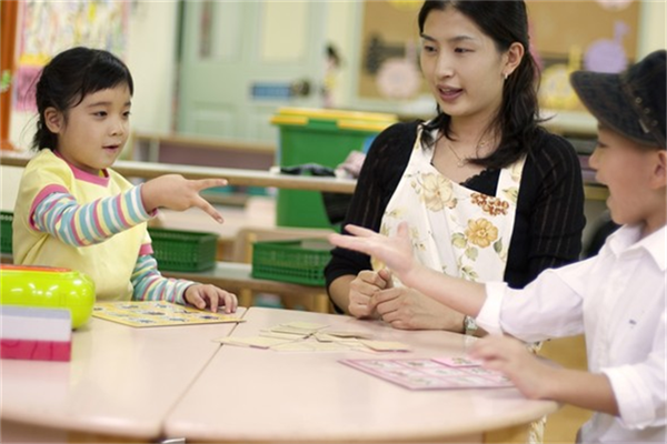 巧手幼儿园宣传