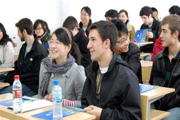 大爱教育留学桥加盟