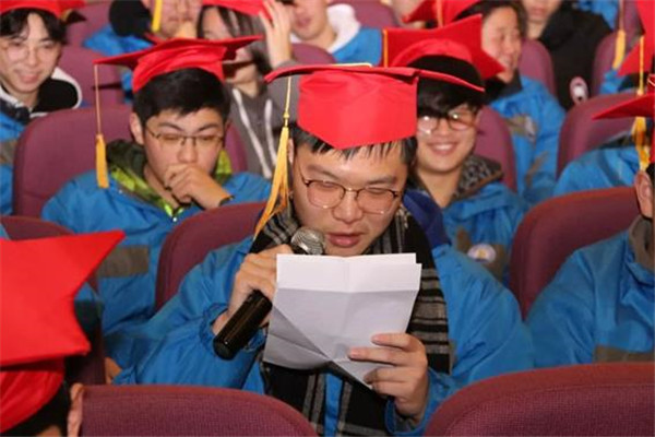 龙华成人学校报告