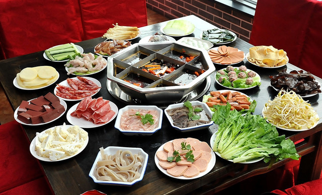 霸火锅鲜菜老火锅