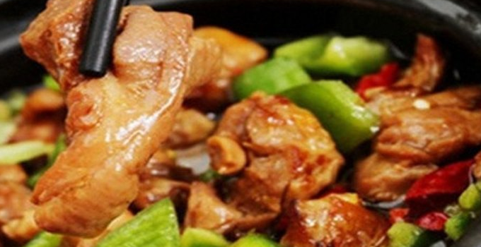 板栗焖烧鸡养生饭