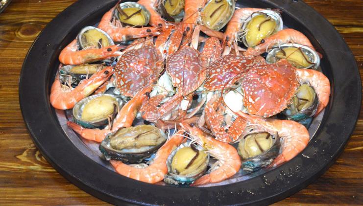 灶台蒸海鲜