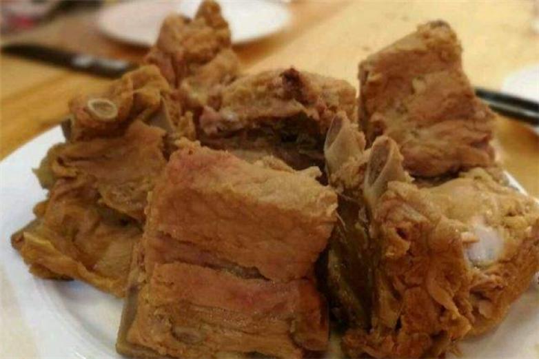 酱心坊酱骨火锅加盟