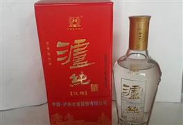 泸纯白酒