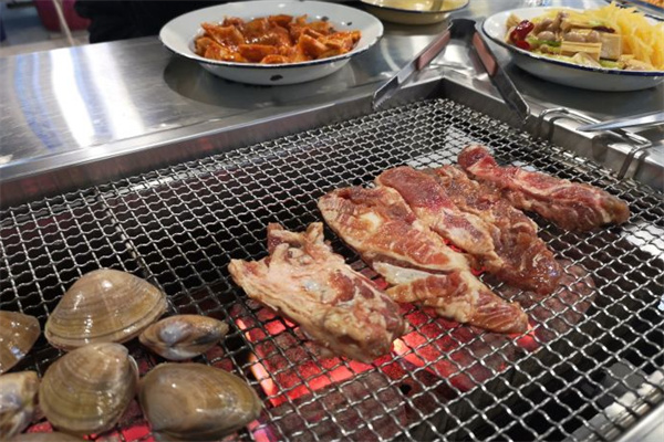 地桌烤肉