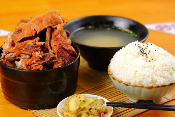 犟大骨排骨饭