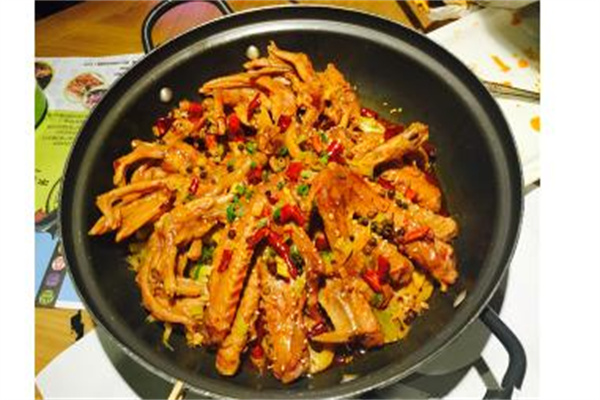 冯大师鸭爪爪火锅店