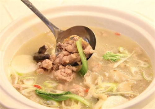 药膳鸡