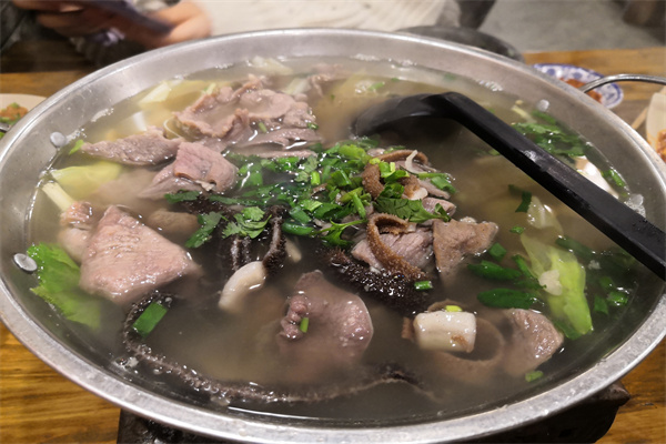 冯三娘跷脚牛肉