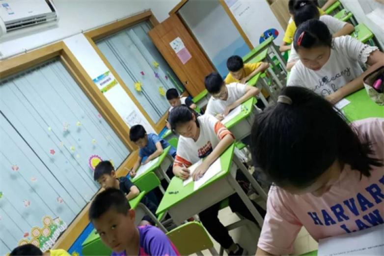 众诚培训学校加盟