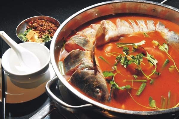 九洲石锅鱼加盟